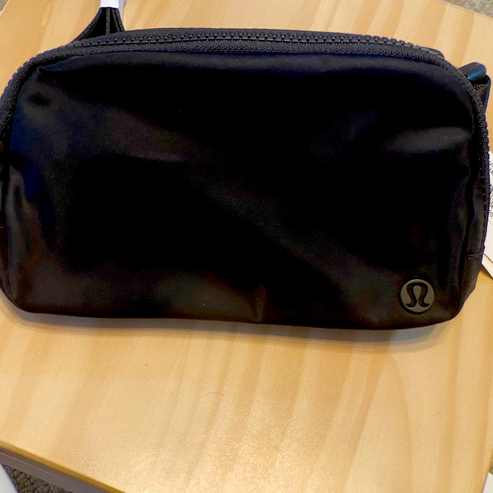 Black Lululemon Belt Bag NWT